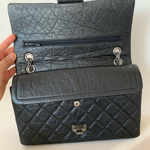 AUTHENTIC Chanel 2.55 Reissue 226 - Picture 6 of 12